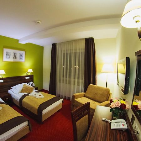Hotel Pikul Puławy Eksteriør billede