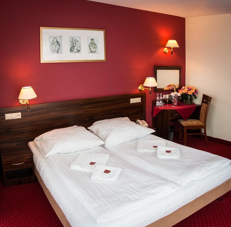Hotel Pikul Puławy Eksteriør billede