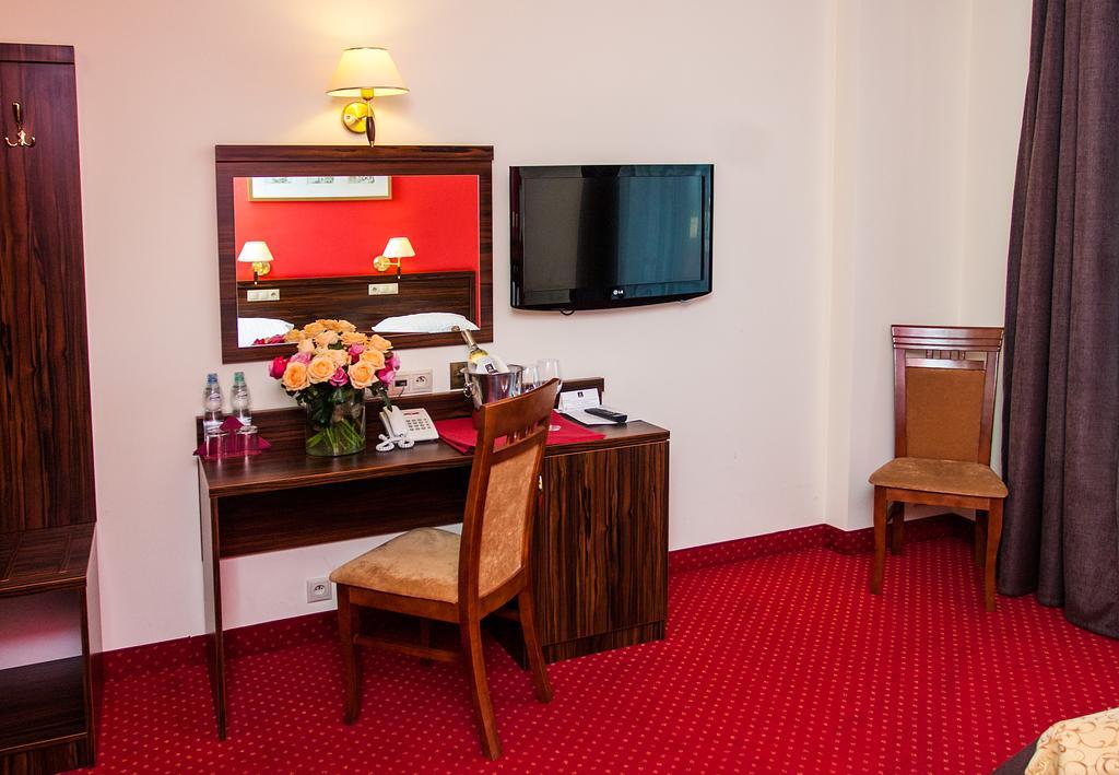 Hotel Pikul Puławy Eksteriør billede