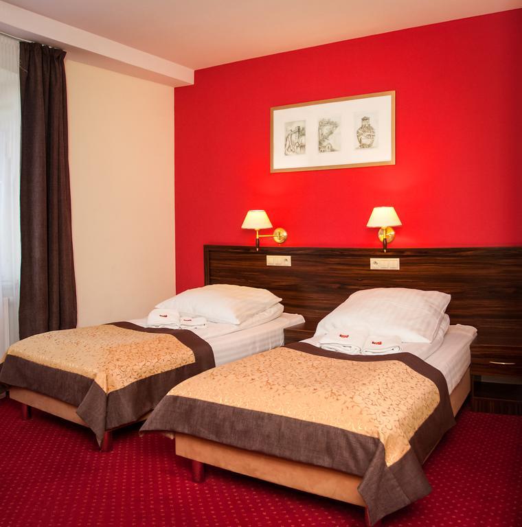 Hotel Pikul Puławy Eksteriør billede