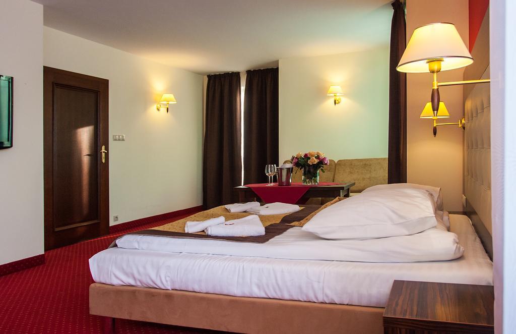 Hotel Pikul Puławy Eksteriør billede