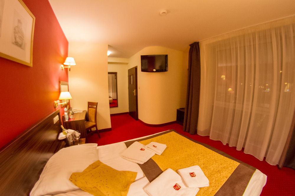 Hotel Pikul Puławy Eksteriør billede