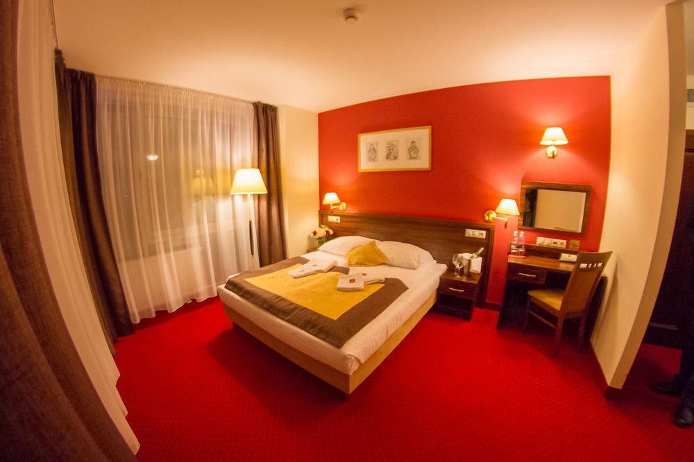 Hotel Pikul Puławy Eksteriør billede