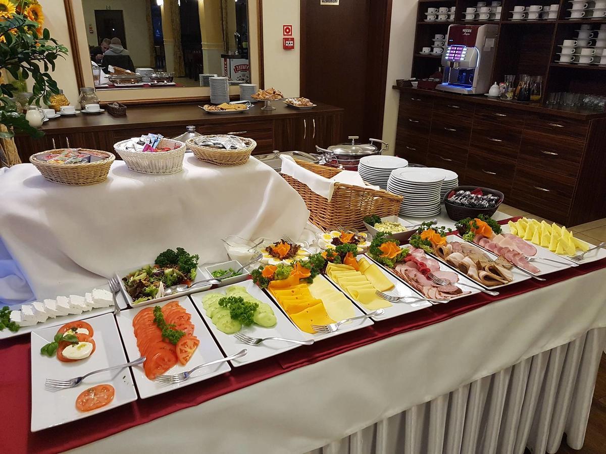 Hotel Pikul Puławy Eksteriør billede