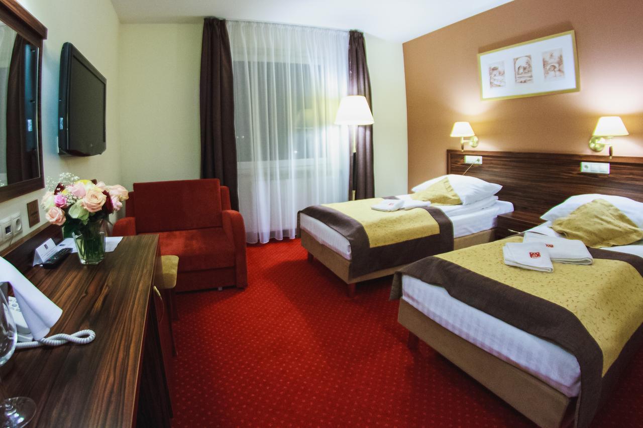 Hotel Pikul Puławy Eksteriør billede
