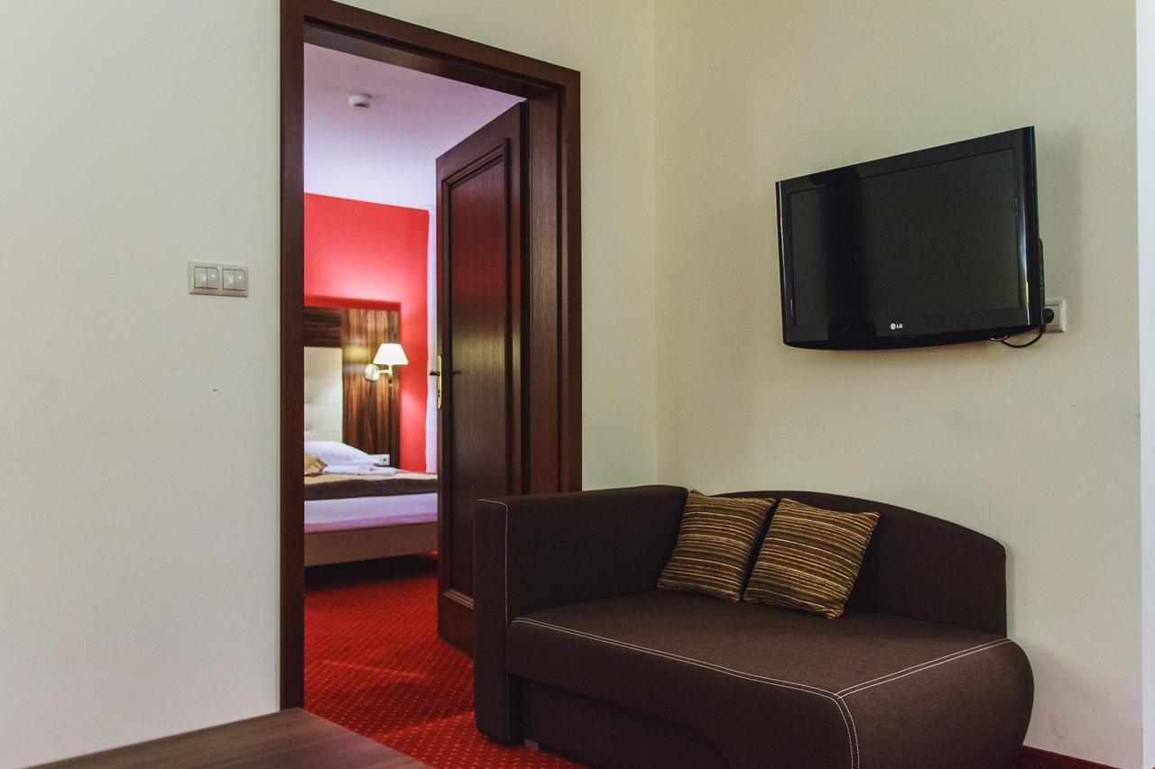 Hotel Pikul Puławy Eksteriør billede