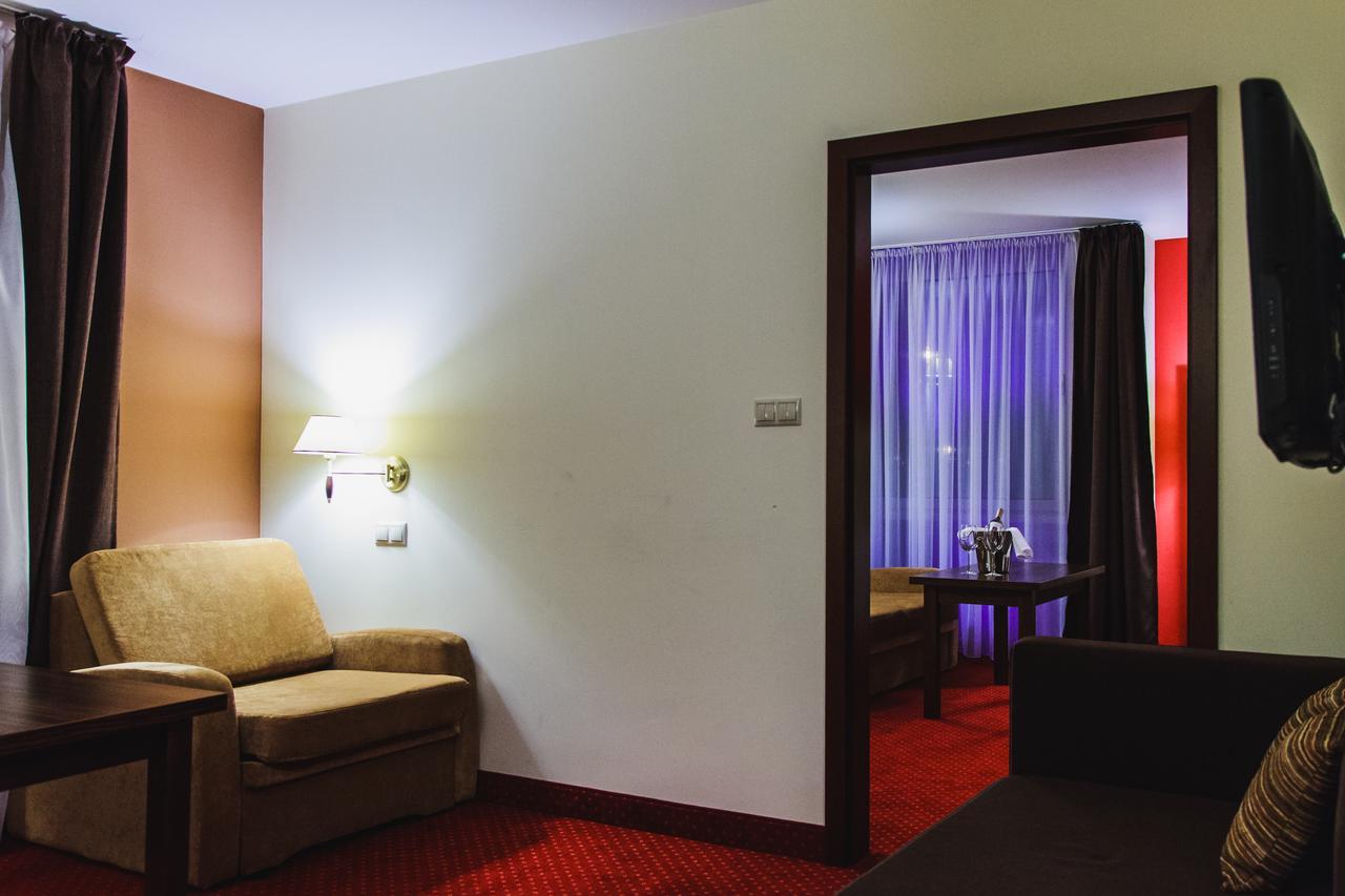 Hotel Pikul Puławy Eksteriør billede