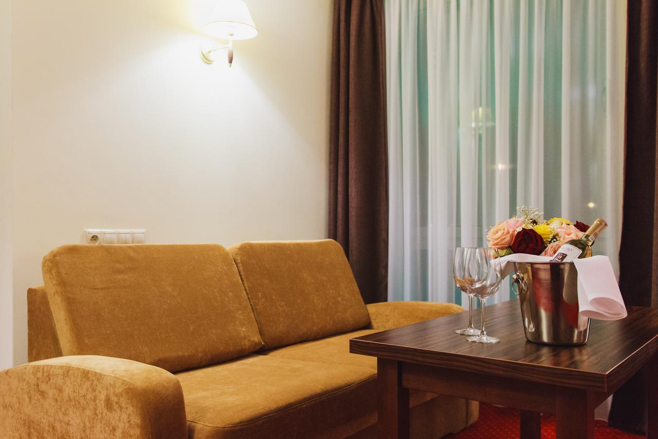 Hotel Pikul Puławy Eksteriør billede