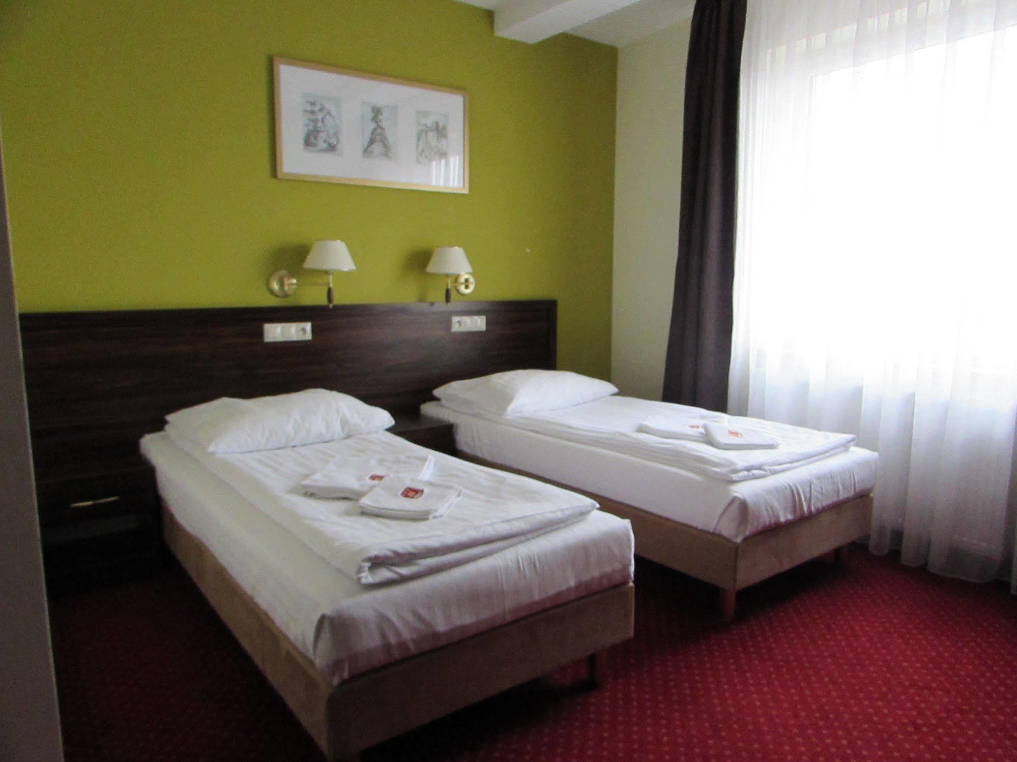 Hotel Pikul Puławy Eksteriør billede