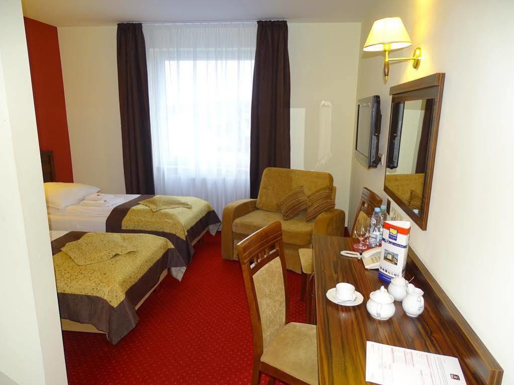 Hotel Pikul Puławy Eksteriør billede